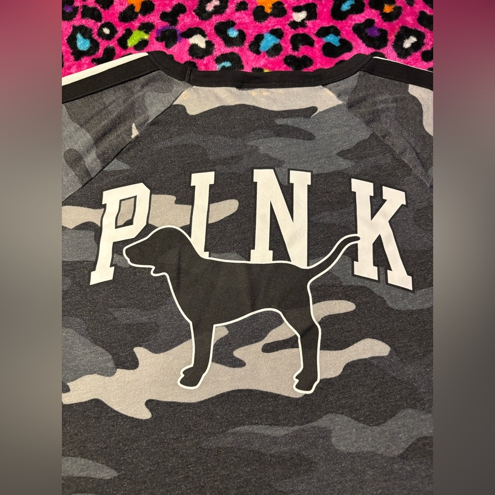 Medium Victoria’s Secret Grey and Black Camo T-Shirt - Picture 4 of 4